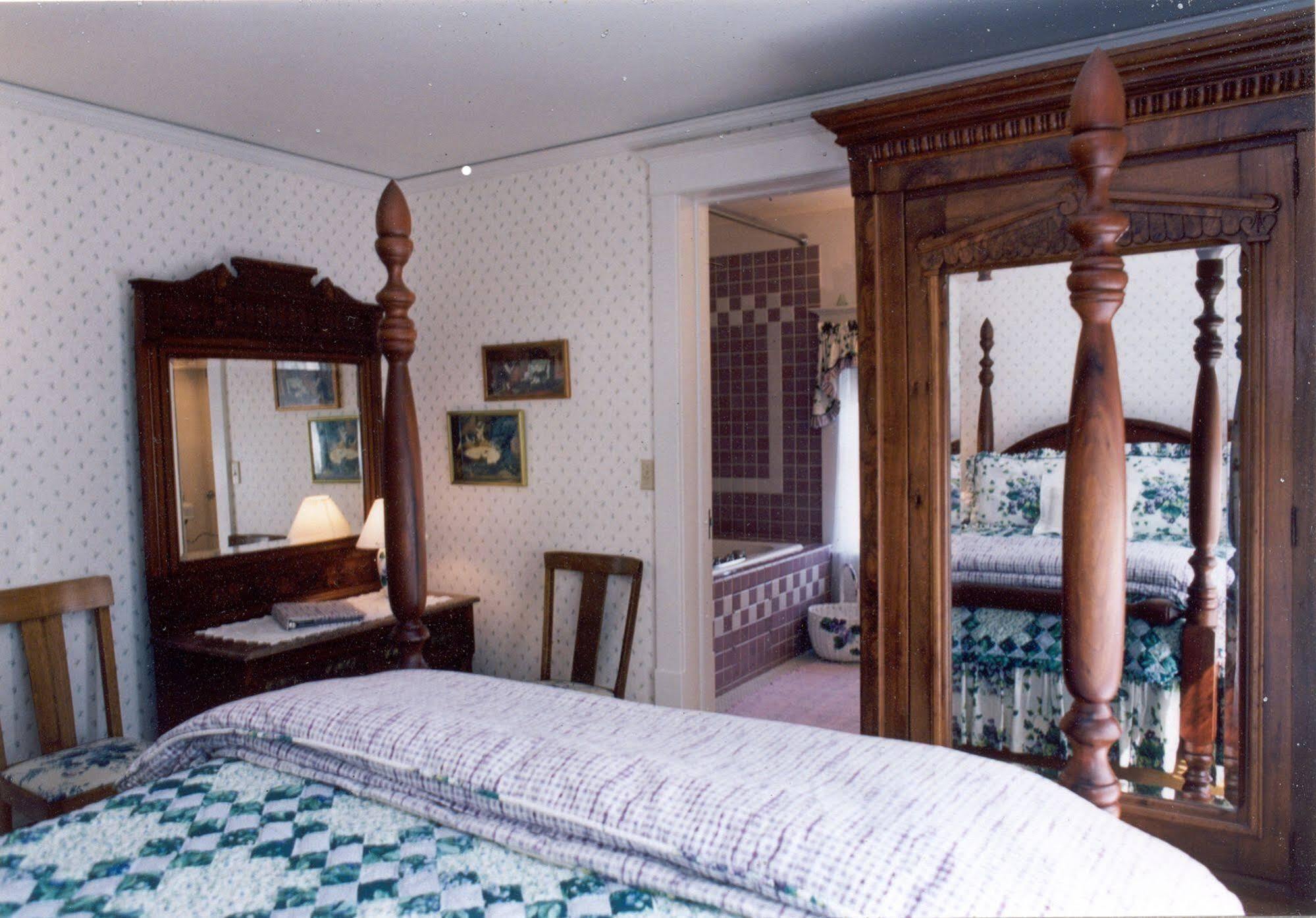 White Lace Inn Sturgeon Bay Eksteriør bilde